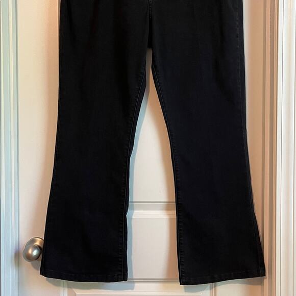 Levi’s 512 Women’s Size 16 Perfectly Slimming Black Bootcut Jeans - Picture 4 of 11